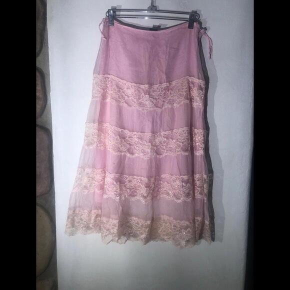 Dresses & Skirts - Vintage pink lace below the knee skirt